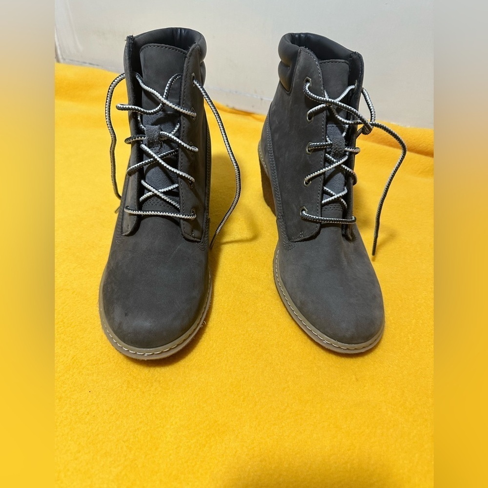 Timberland Women's color gray Boots with Gray Laces
